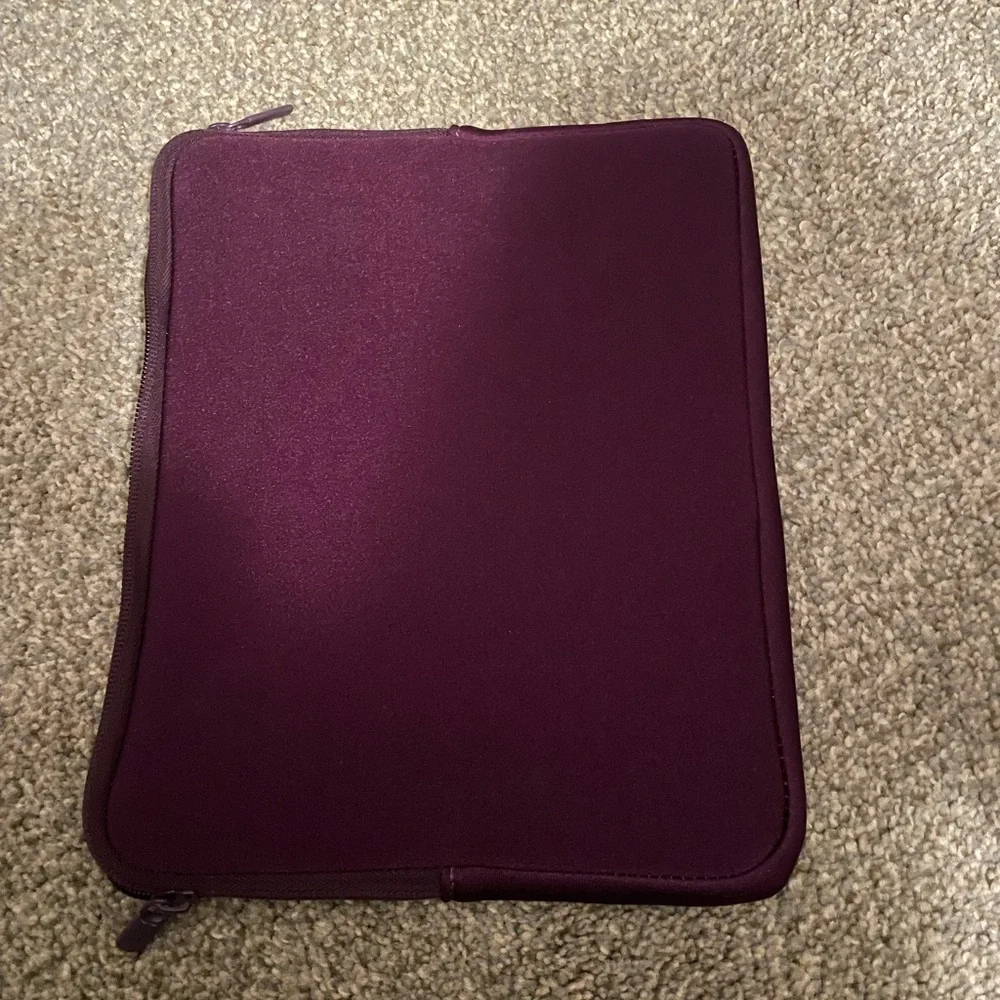 Belkin Tablet Zippered Case, deep plum color. This case was lightly use…